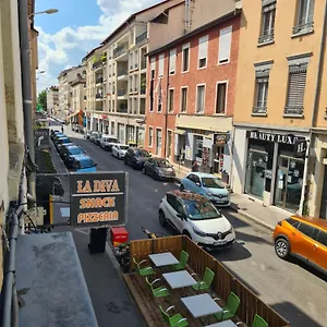  Appartement T2 Tout Neuf Au Coeur Des Commerces De Montchat