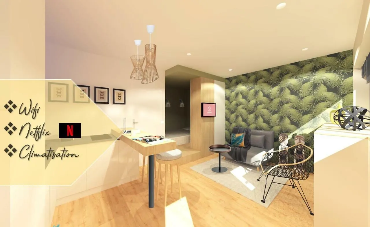 Studio Design Paloma Dark Lyon 0*,  France